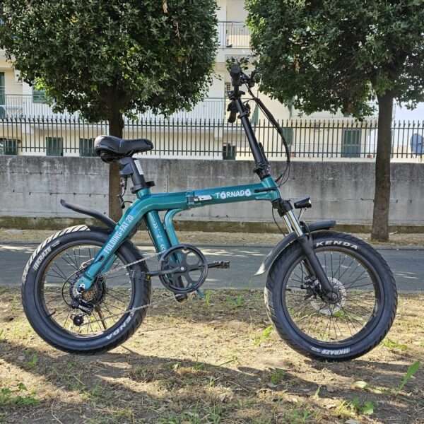bici elettrica con batteria integrata fat bike tornado v1.0 250w 36v grey (ex demo) Bici elettrica con batteria integrata Fat Bike Tornado v1.0 250W 36V Grey (EX-DEMO)